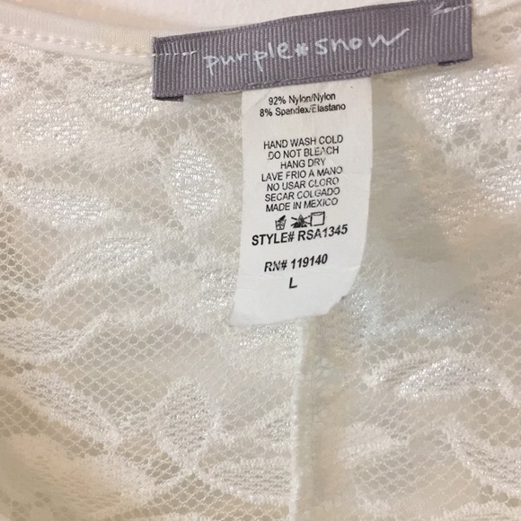 White top,, - Picture 3 of 3